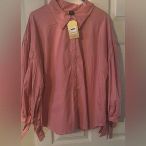 New never worn Mauve pink button down shirt
